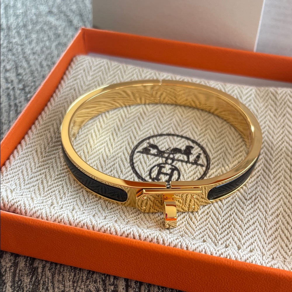 Hermès Mini Clic Kelly Bracelet – Black & Gold – NWT